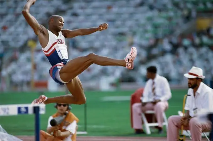 Mike Powell during  the 1987 Summer Universiade 